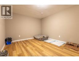 7 GLADSTONE AVENUE - 32