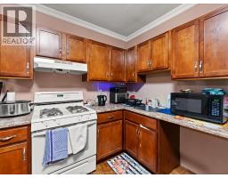 1560-1562 DOUGALL AVENUE - 18