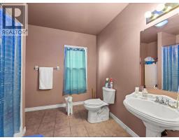 1560-1562 DOUGALL AVENUE - 20