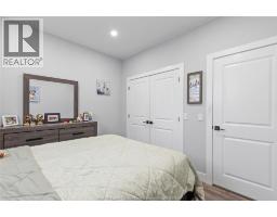1067 MAPLE - 19