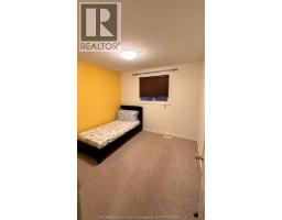 890 SOUTHWOOD DRIVE - 16