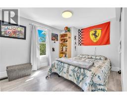 712 GLADSTONE - 16
