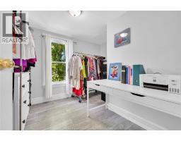 712 GLADSTONE - 21