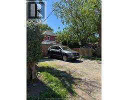 712 GLADSTONE - 35