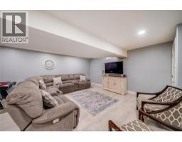 1096 CHARLOTTE CRESCENT - 35