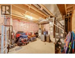 1096 CHARLOTTE CRESCENT - 39