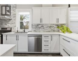 1220 GLADSTONE - 14