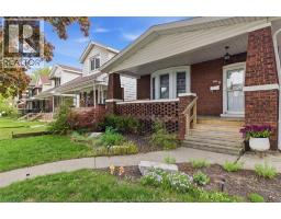 1220 GLADSTONE - 3