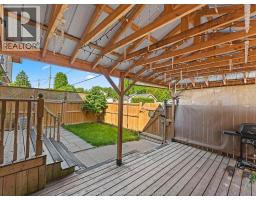 22 TAYLOR AVENUE - 42