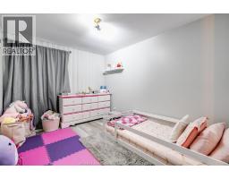302 Summerset AVENUE - 18