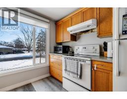 302 Summerset AVENUE - 9
