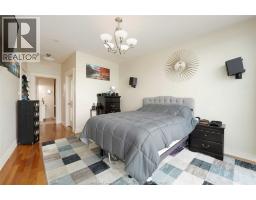 1225 RIVERSIDE DRIVE West UnitNo. 803 - 18