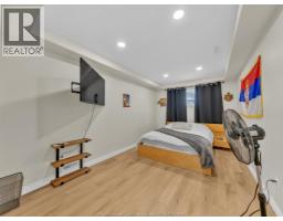 1045 CLOVER AVENUE - 16