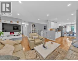 1045 CLOVER AVENUE - 7