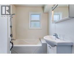 84 Robinson STREET - 12