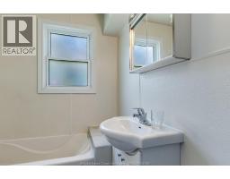 84 Robinson STREET - 13