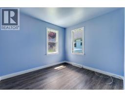 84 Robinson STREET - 14