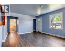 84 Robinson STREET - 4