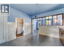 84 Robinson STREET - 8