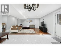 1581 ROCKPORT - 32