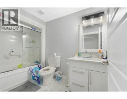 1581 ROCKPORT - 40