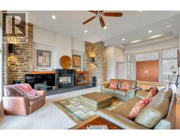 30 EMERALD LANE - 9