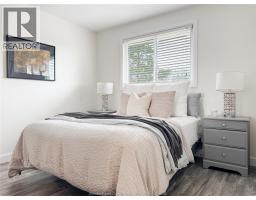 276 FAIRWAY CRESCENT - 22