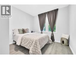 1209 CURRY AVENUE - 19