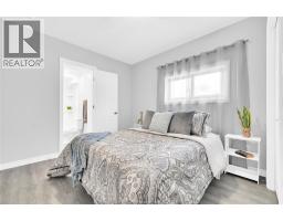 1209 CURRY AVENUE - 22