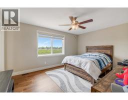 111 KINGSBRIDGE DRIVE - 16