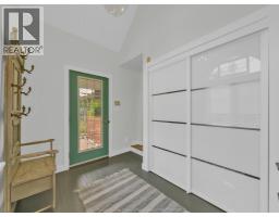 320 LAKEVIEW AVENUE - 10