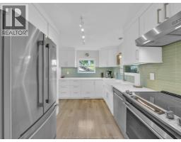 320 LAKEVIEW AVENUE - 19