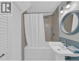 320 LAKEVIEW AVENUE - 23