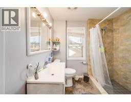 1333 WYANDOTTE STREET - 16