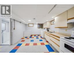 2914 WYANDOTTE STREET - 36