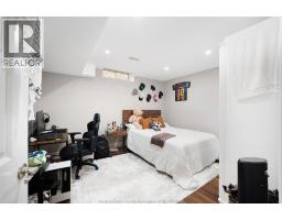 3756 ST. FRANCIS CRESCENT - 36