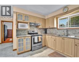 2171 WOODLAWN AVENUE - 6