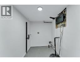 2390 PRINCESS AVENUE - 32