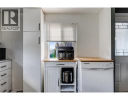 105 Brooks BOULEVARD - 11