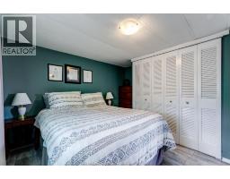 105 Brooks BOULEVARD - 15