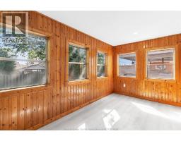 2366 HOWARD - 15