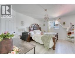 24 HOMESTEAD DRIVE - 29