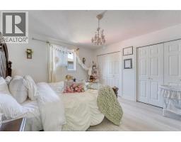 24 HOMESTEAD DRIVE - 36