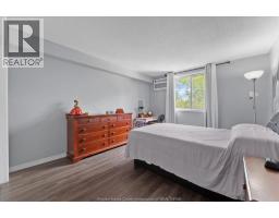 3936 Wyandotte STREET East UnitNo. 405 - 13