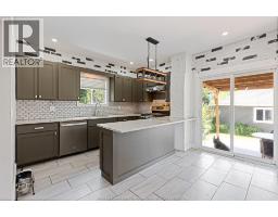 327 LINCOLN ROAD - 13