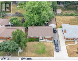 7 GLADSTONE AVENUE - 30