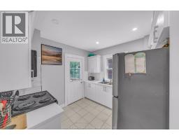 982 ELM AVENUE - 10