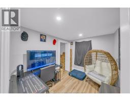 982 ELM AVENUE - 17