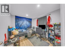 982 ELM AVENUE - 21