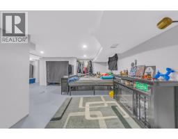 982 ELM AVENUE - 25